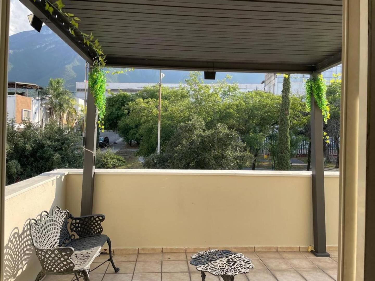 La Casa Rosa Monterrey Vila Exterior foto